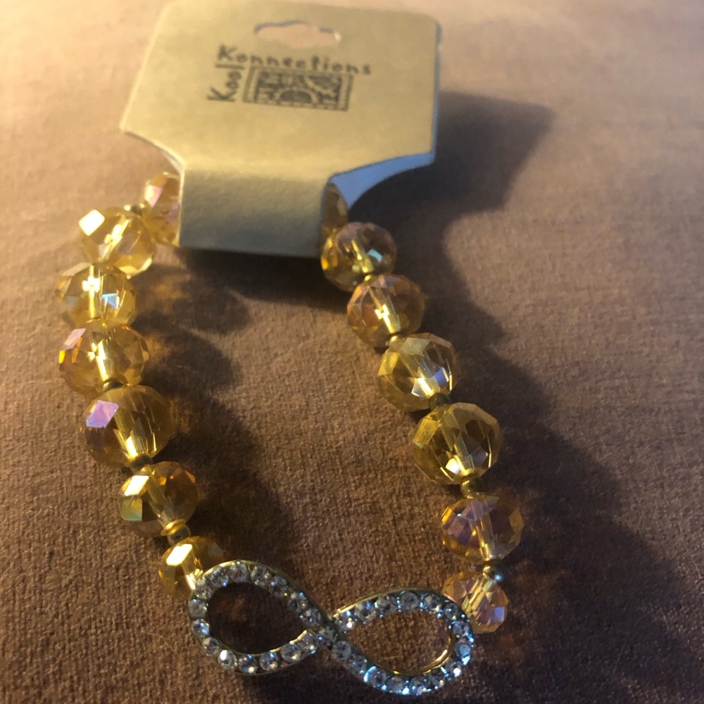 Infinity Crystal Stretch Bracelet- 24A $15 or $12 w/offer